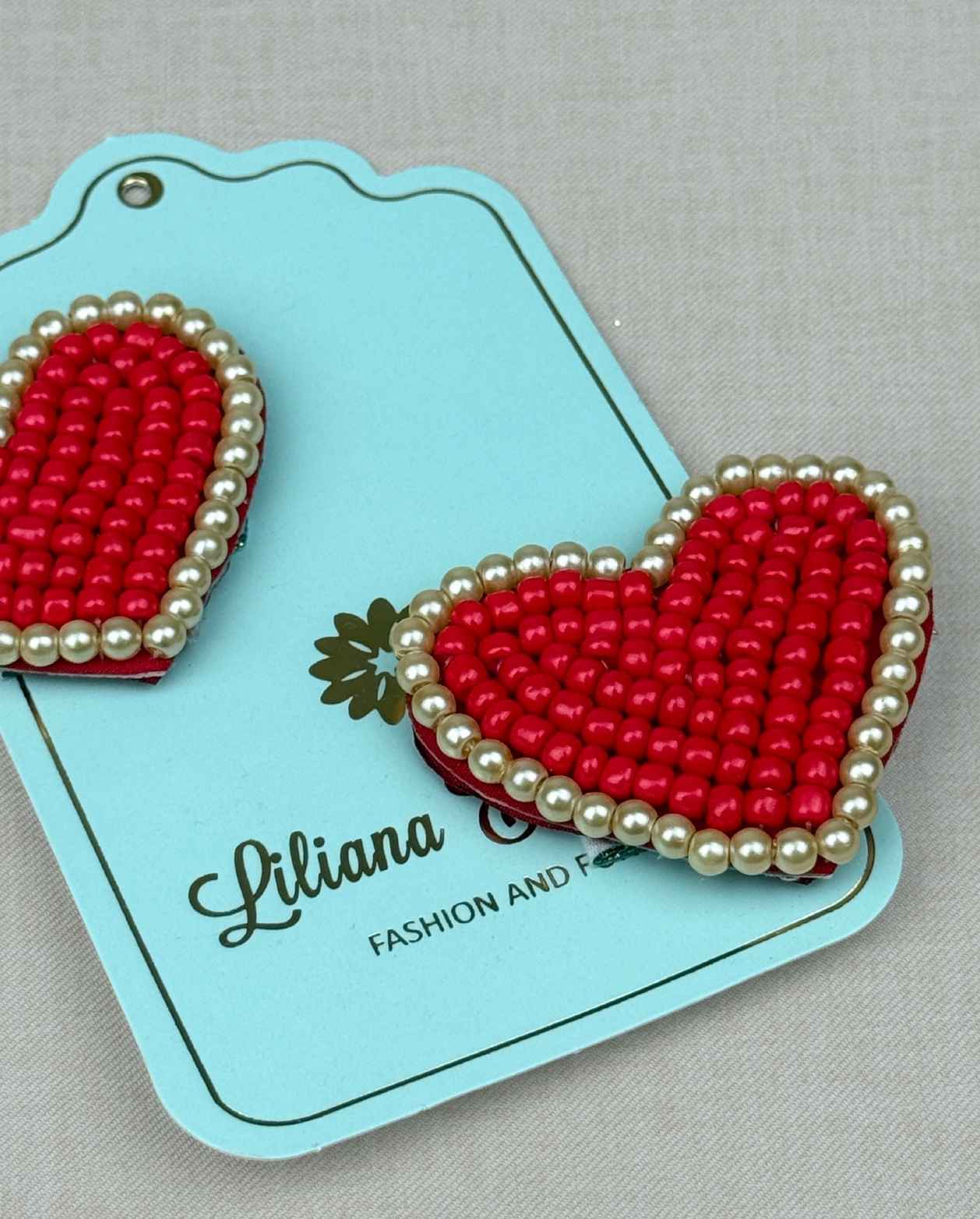 Set 2 Pinzas Perlas Corazón Rojo Detalles