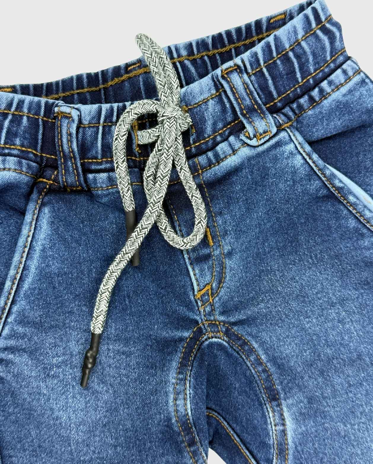 Bermudas Lucio Denim Con Ajuste De Cordon Travesuras