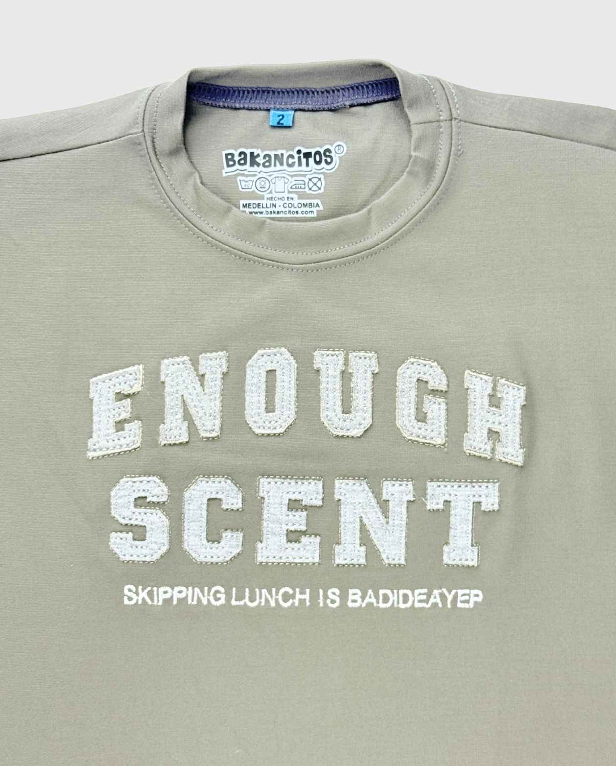 Camiseta Bordado Scent Detalle