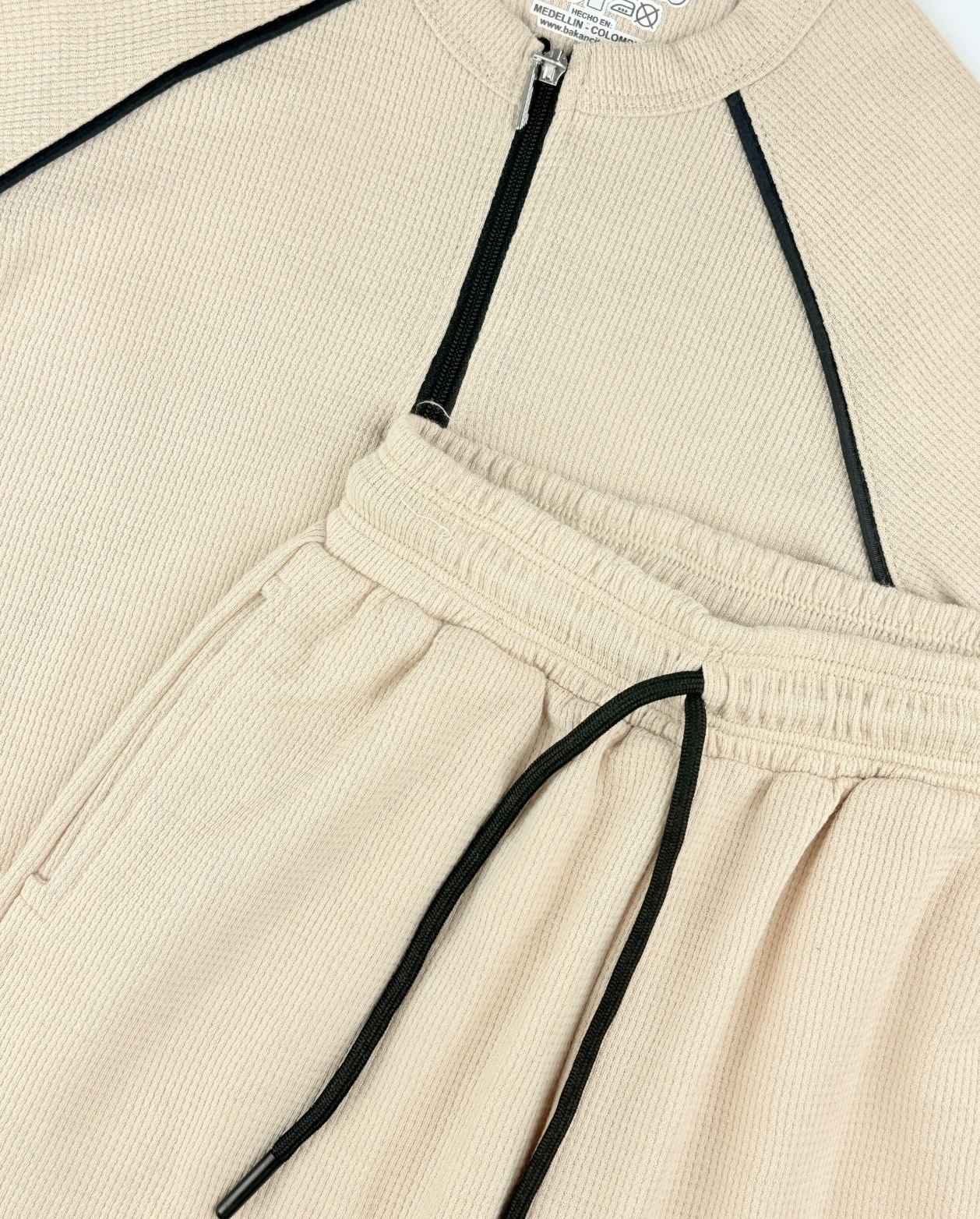 Conjunto Bermuda Galleta Con Cremallera Detalle