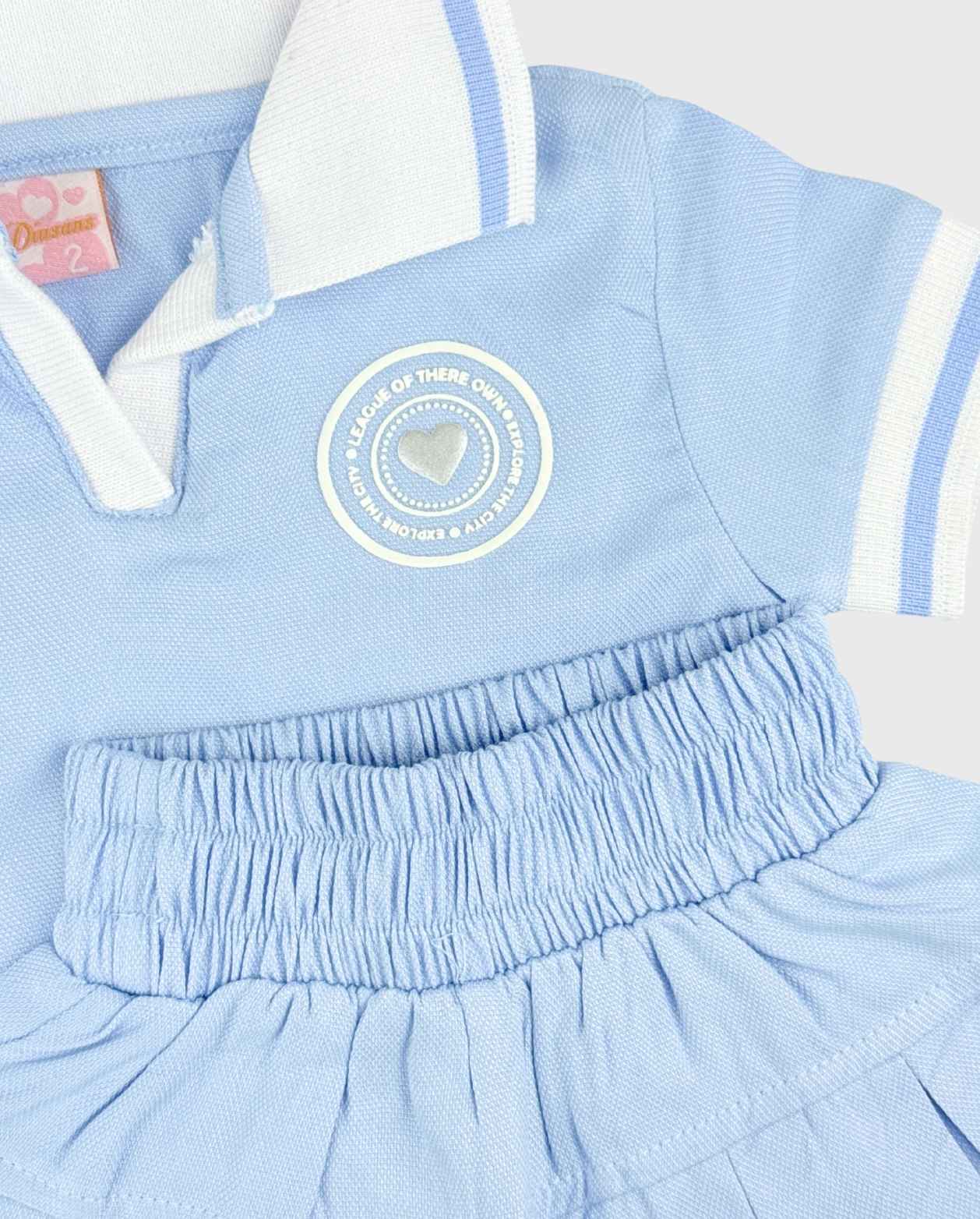 Conjunto Falda Prensada Con Blusa De Cuello Detalle