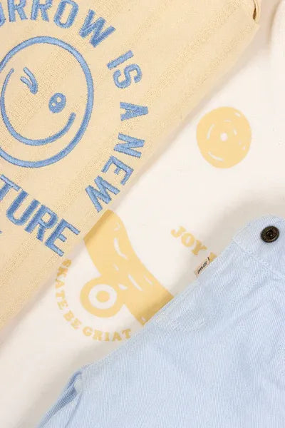 Conjunto 3 Piezas Camisa Adventure amarillo detalle