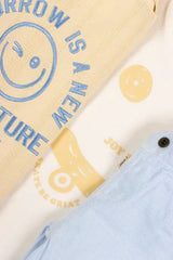 Conjunto 3 Piezas Camisa Adventure amarillo detalle