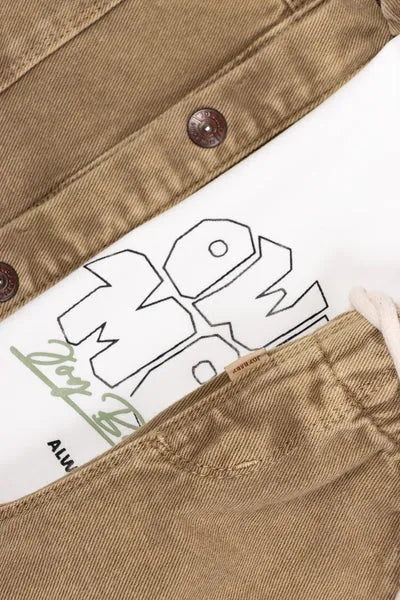 Conjunto Bermuda y Chaleco Denim Camel detalle