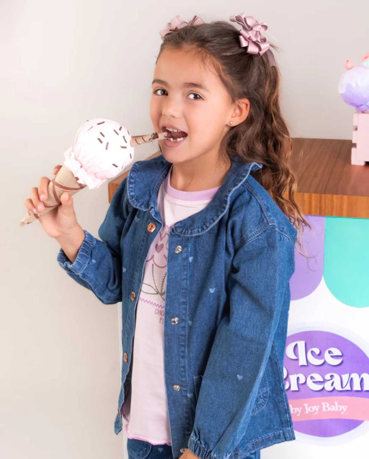 Conjunto Denim Estampado Corazones Flores Modelo