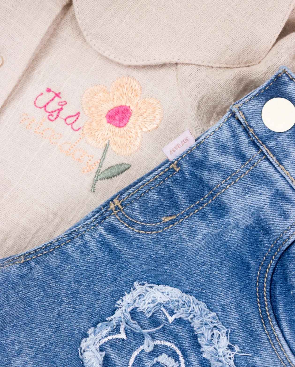 Conjunto Pantalón Denim Flores Diseño