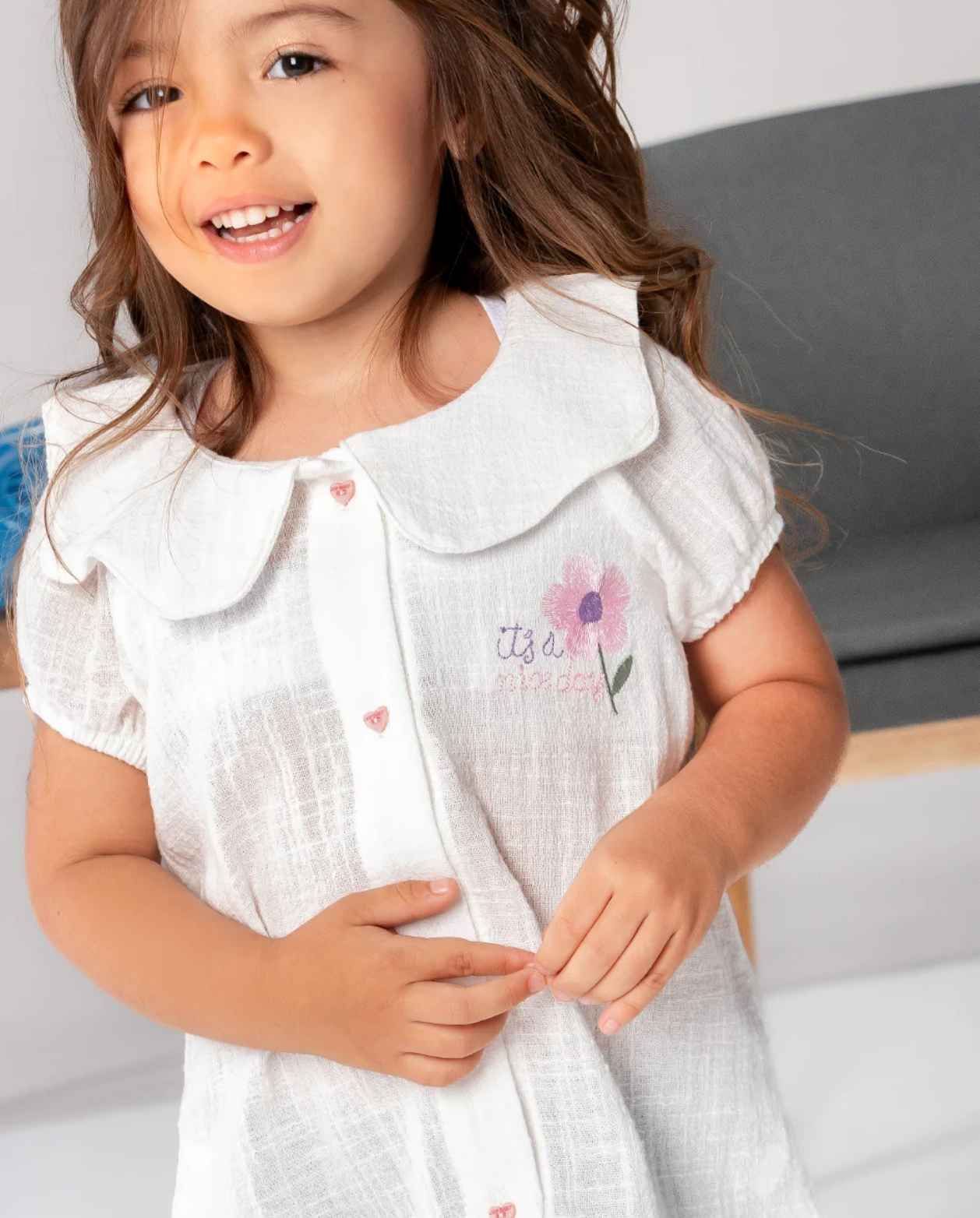 Conjunto Pantalón Denim Flores Modelo