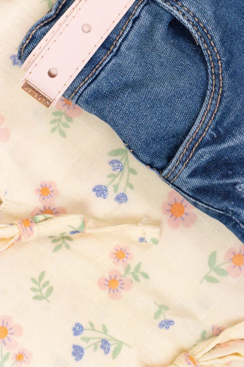 Conjunto Pantalón Estampado Flowers detalle