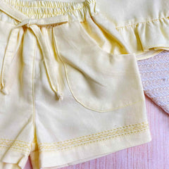 Conjunto Short Bordado Amarillo detalle