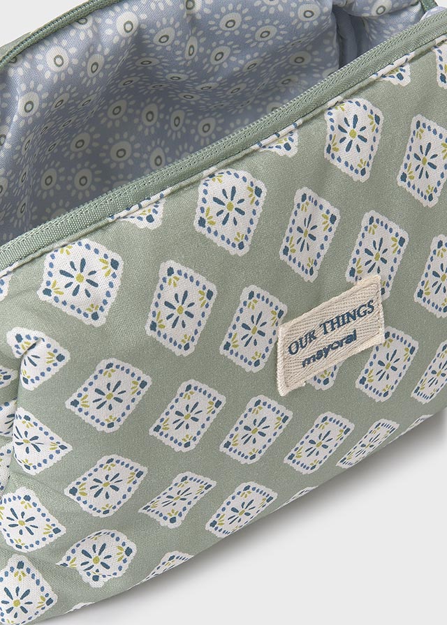 Neceser Estampado Verde Mayoral detalle