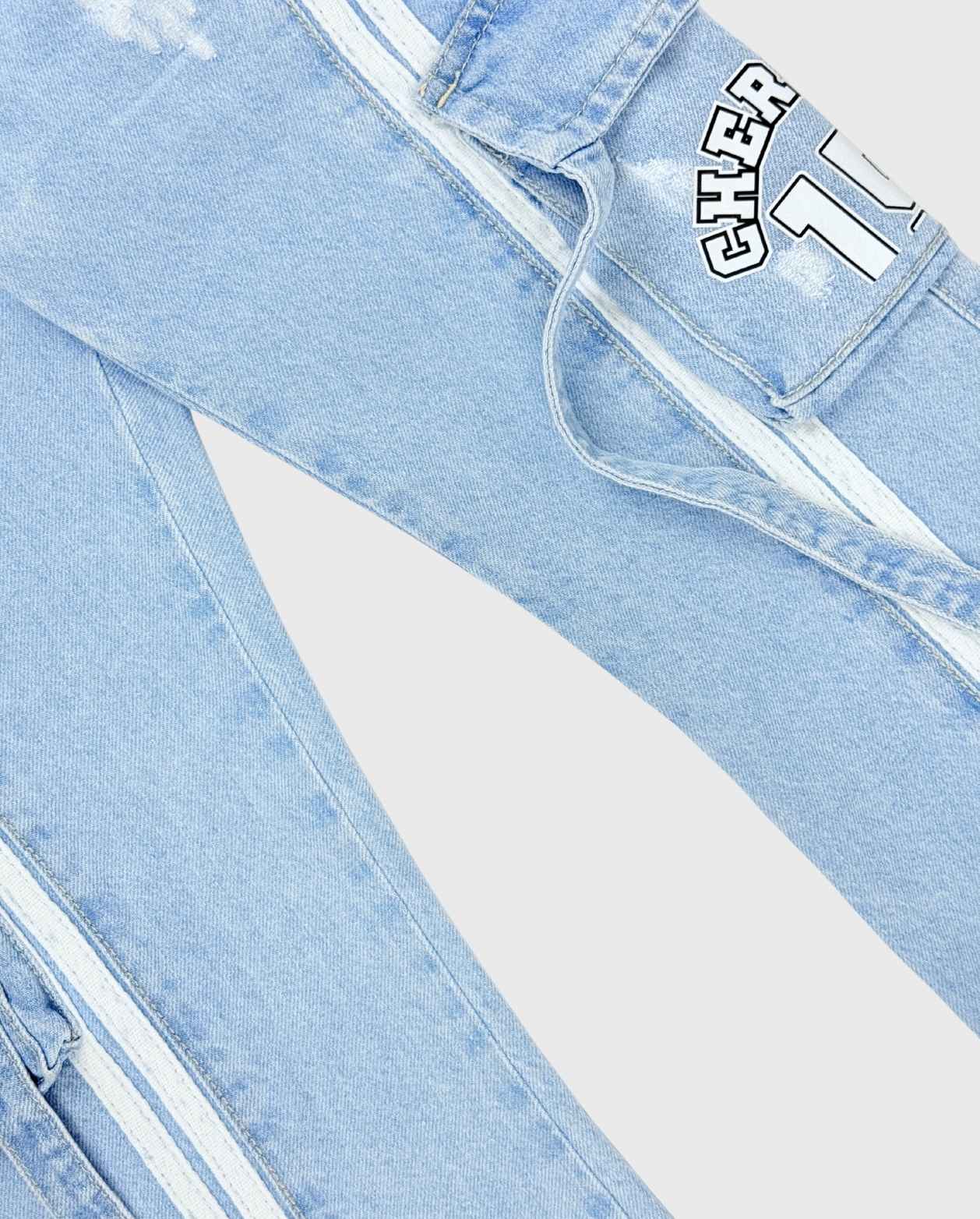 Pantalón Cargo Denim Claro Detalle