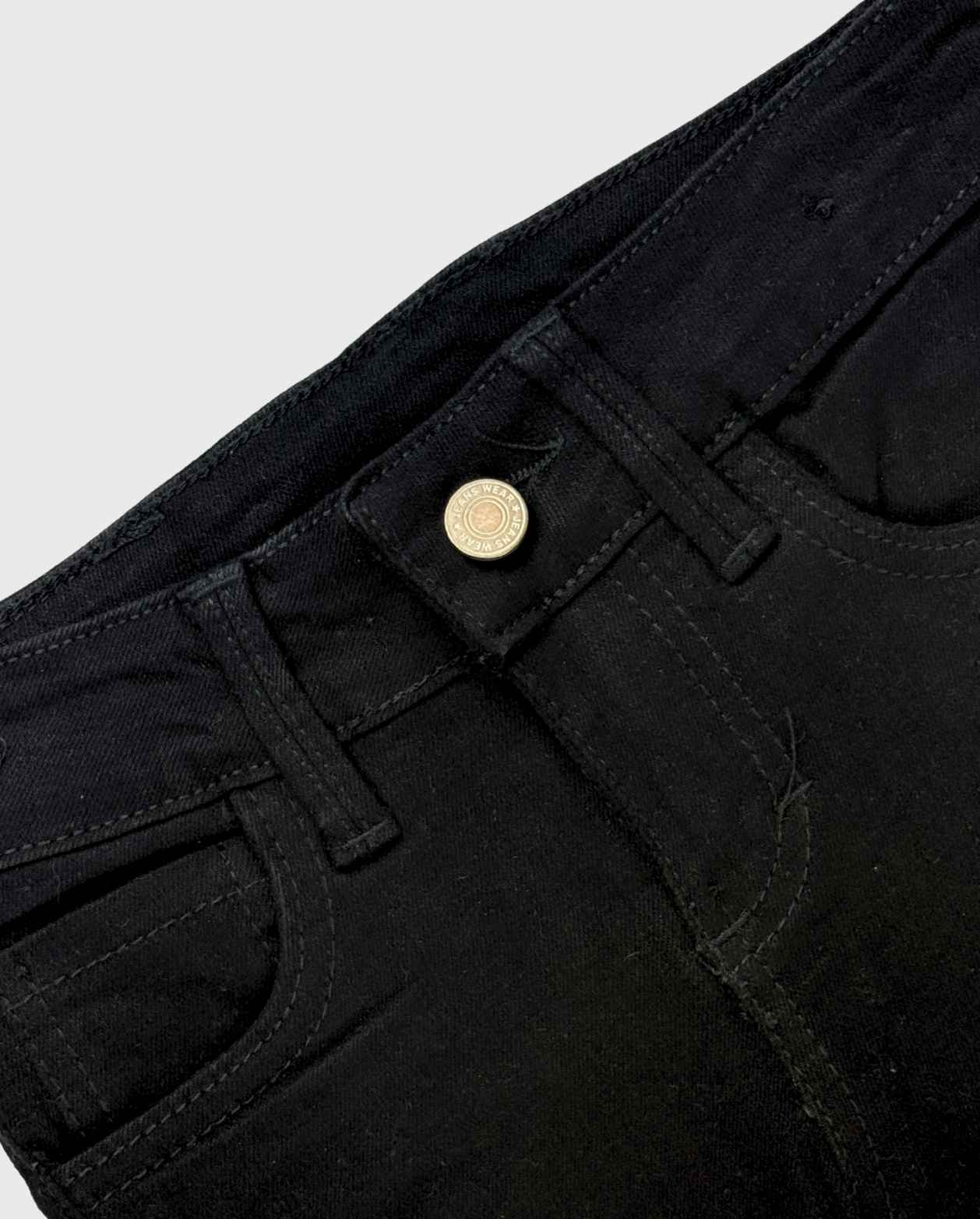Pantalón Clásico Denim Negro Detalles