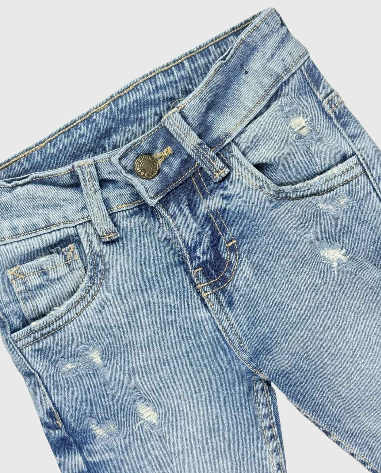 Pantalón Desgaste Denim Claro Detalle