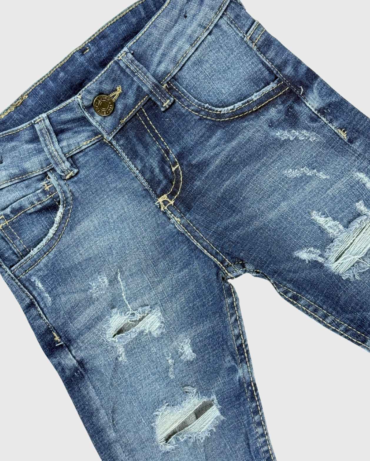 Pantalón Detalle Desgaste Denim Medio Diseño