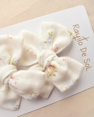 Set 2 Pinzas Moño Blanco Flores Rayito de Sol estilo 