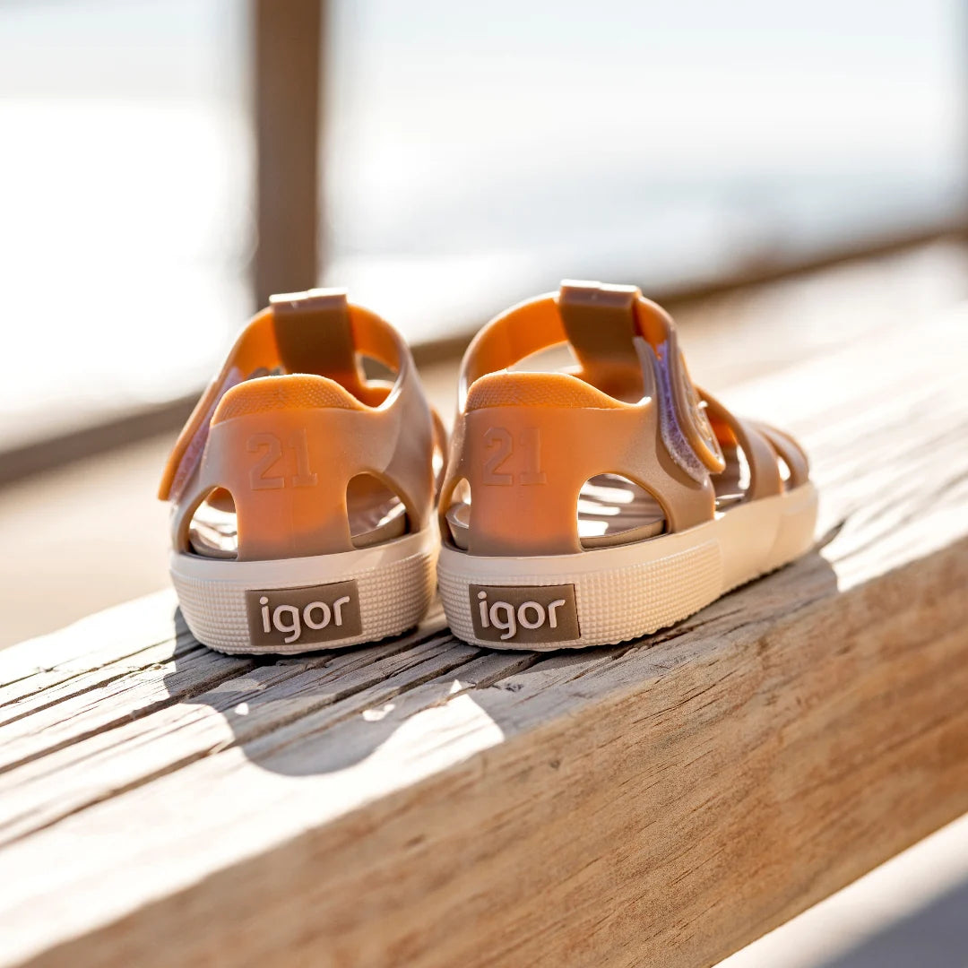 Sandalias Bay Taupe Igor modelo 
