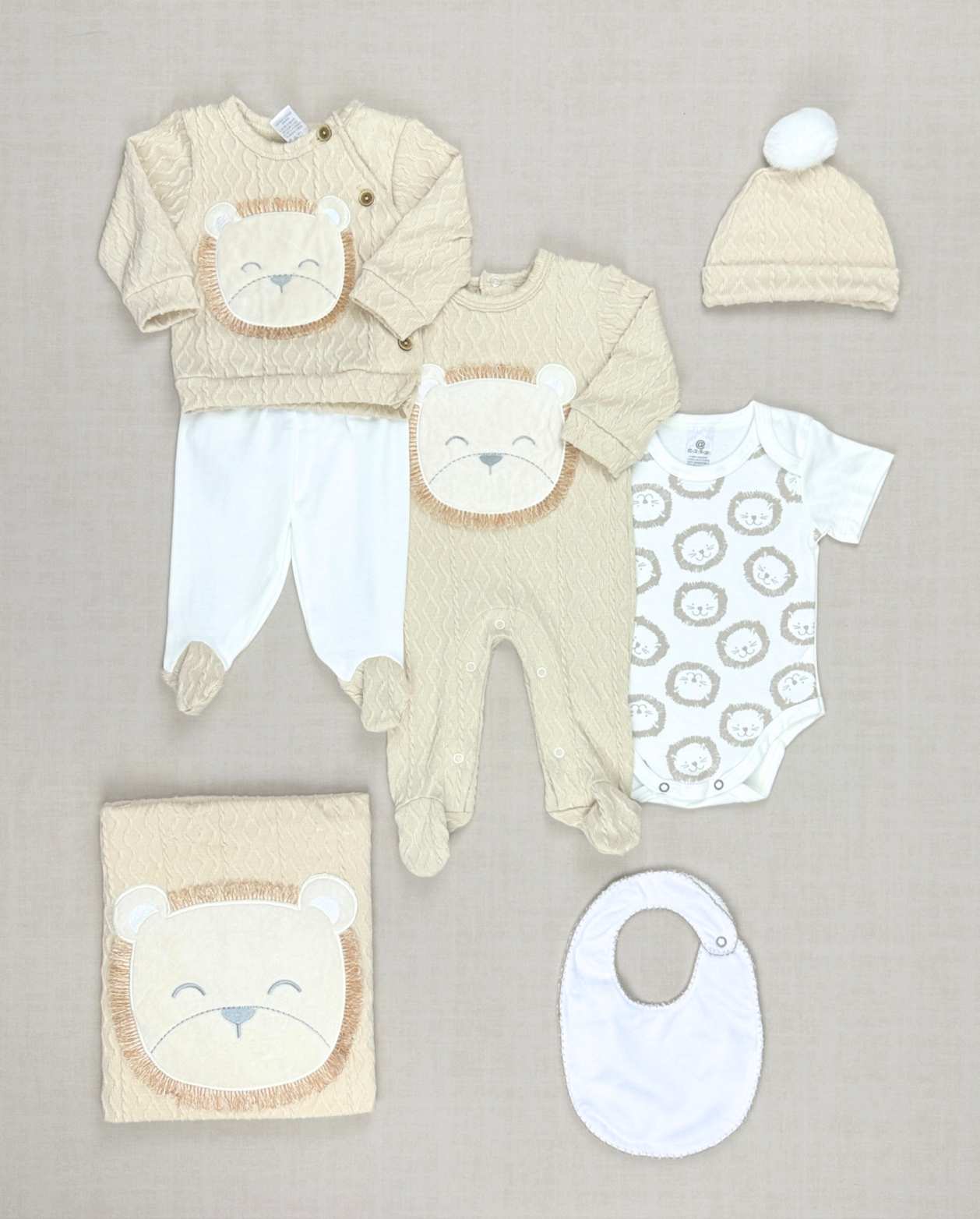 Set Primer Día León Calado Beige