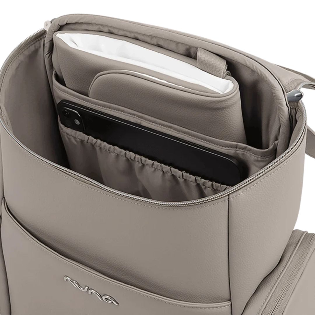Pañalera Cambiador Essential Taupe Nuna Detalle