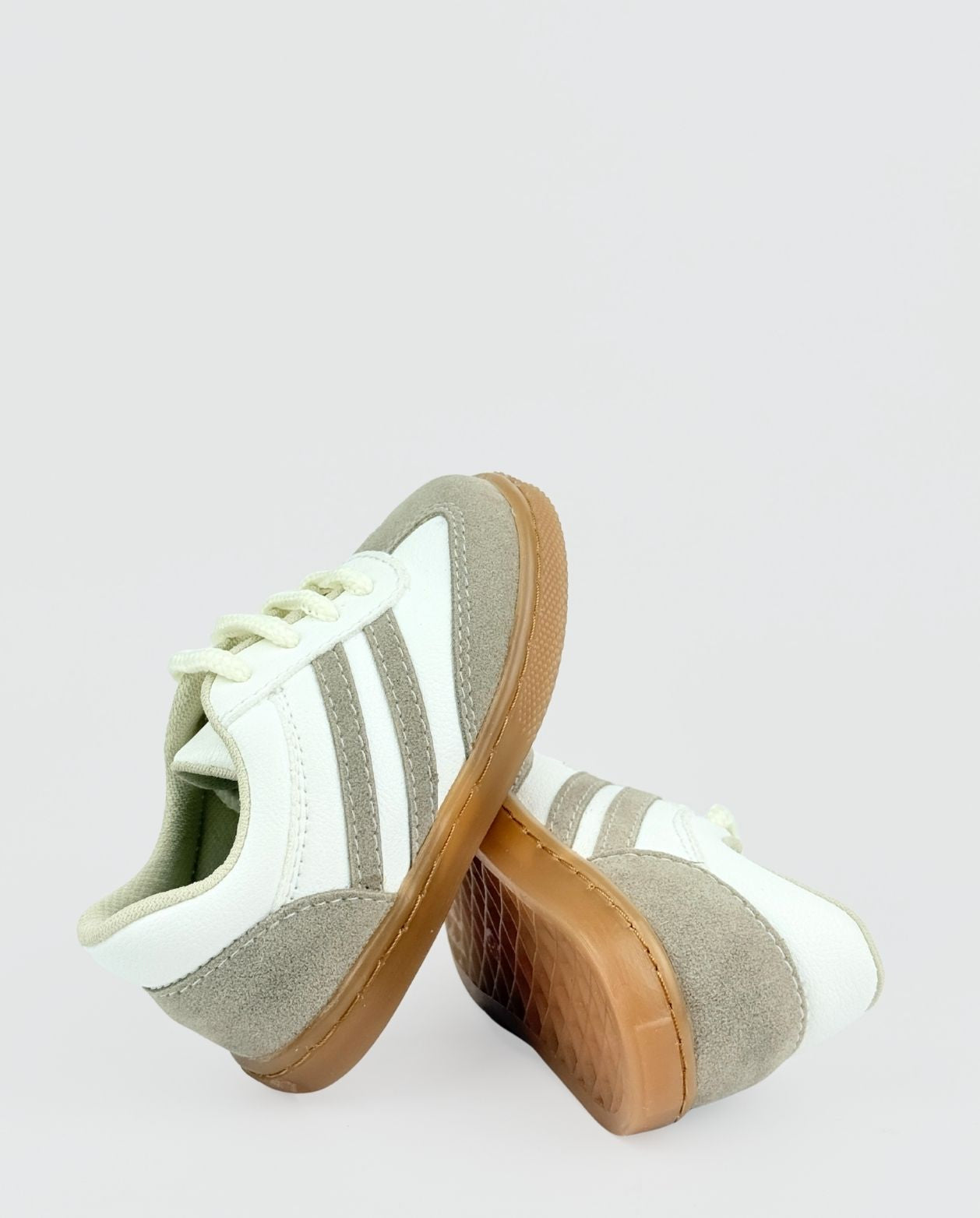 Tenis Combinado Rayas Beige Detalles