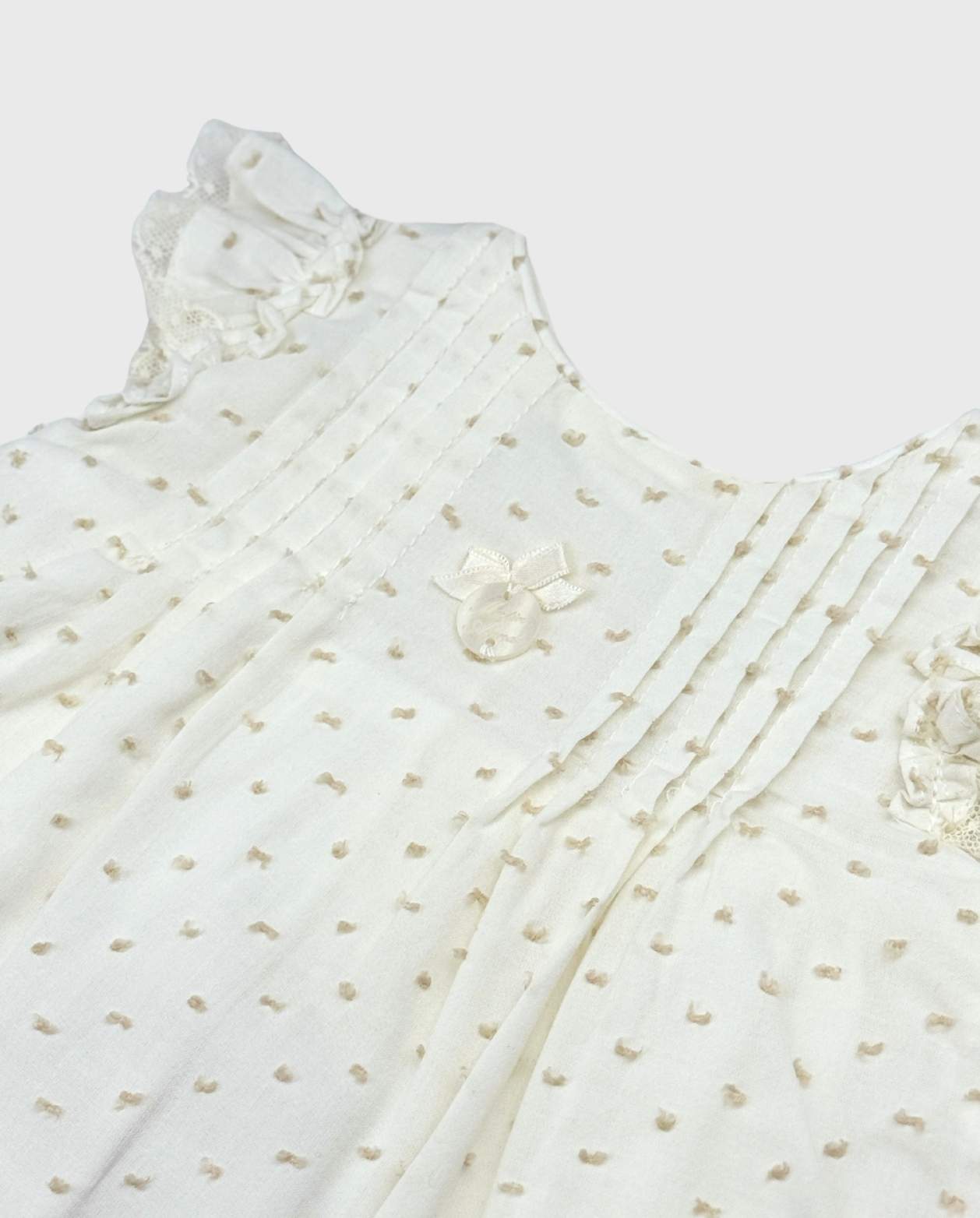 Vestido Con Gorro Blanco Martín Aranda Detalle