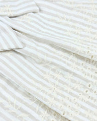 Vestido Moño Flores Bordado Beige Textura