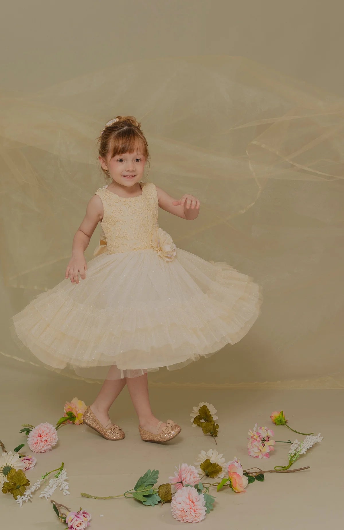 Vestido Libros Bordado  Beige niña