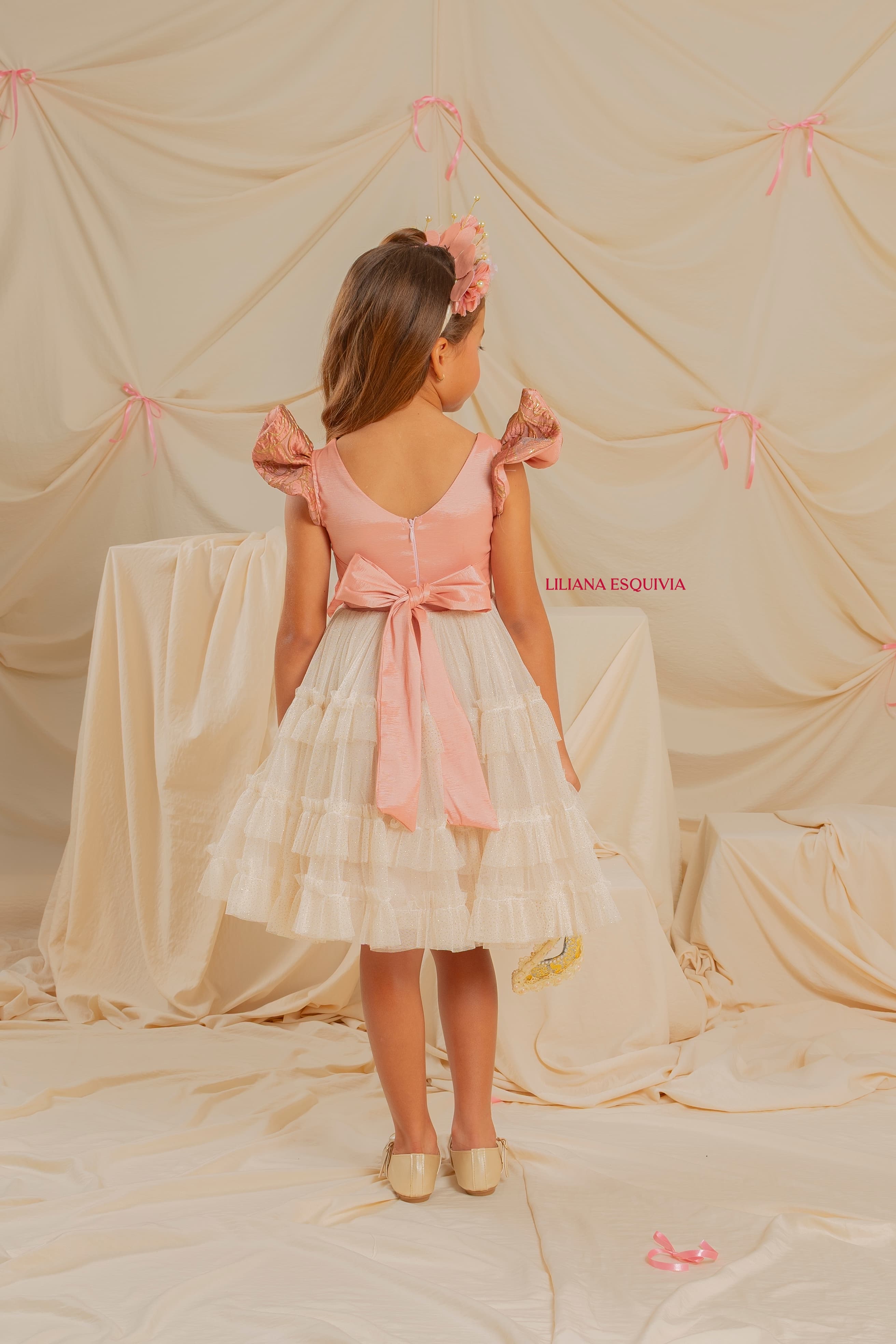 Vestido de fiesta con vuelo para niña