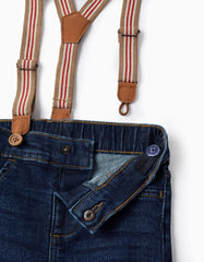 Vista trasera de pantalón denim con bolsillos