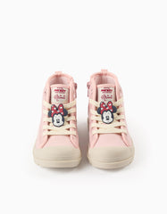 Detalle lateral con cremallera de botas Minnie