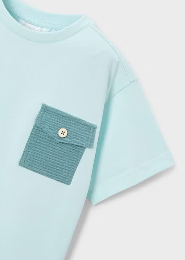 Ropa infantil moderna color verde