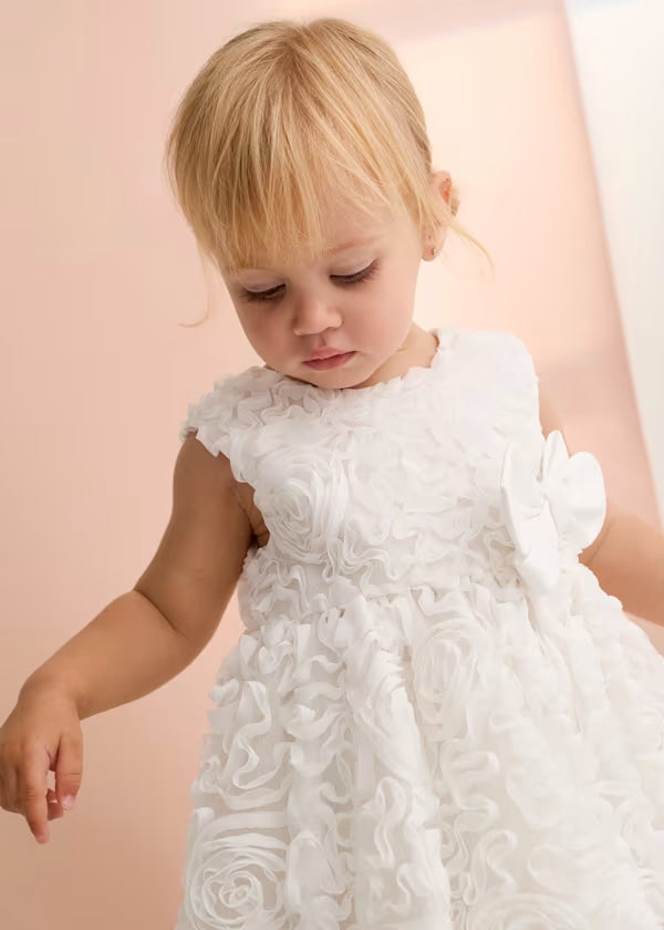 Vestido Tul Relieve Rosas Blanco Abel & Lula modelo