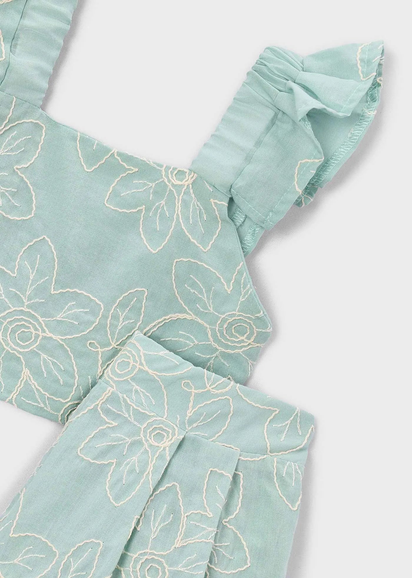 Conjunto Short Blusa Bordado Verde Menta Mayoral detalle
