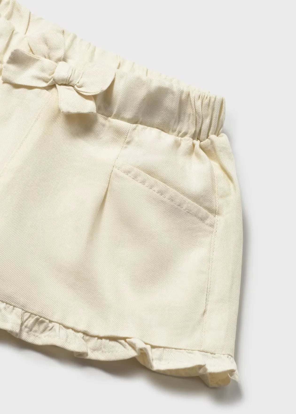Short Volantes Bolsillos Beige Mayoral detalle