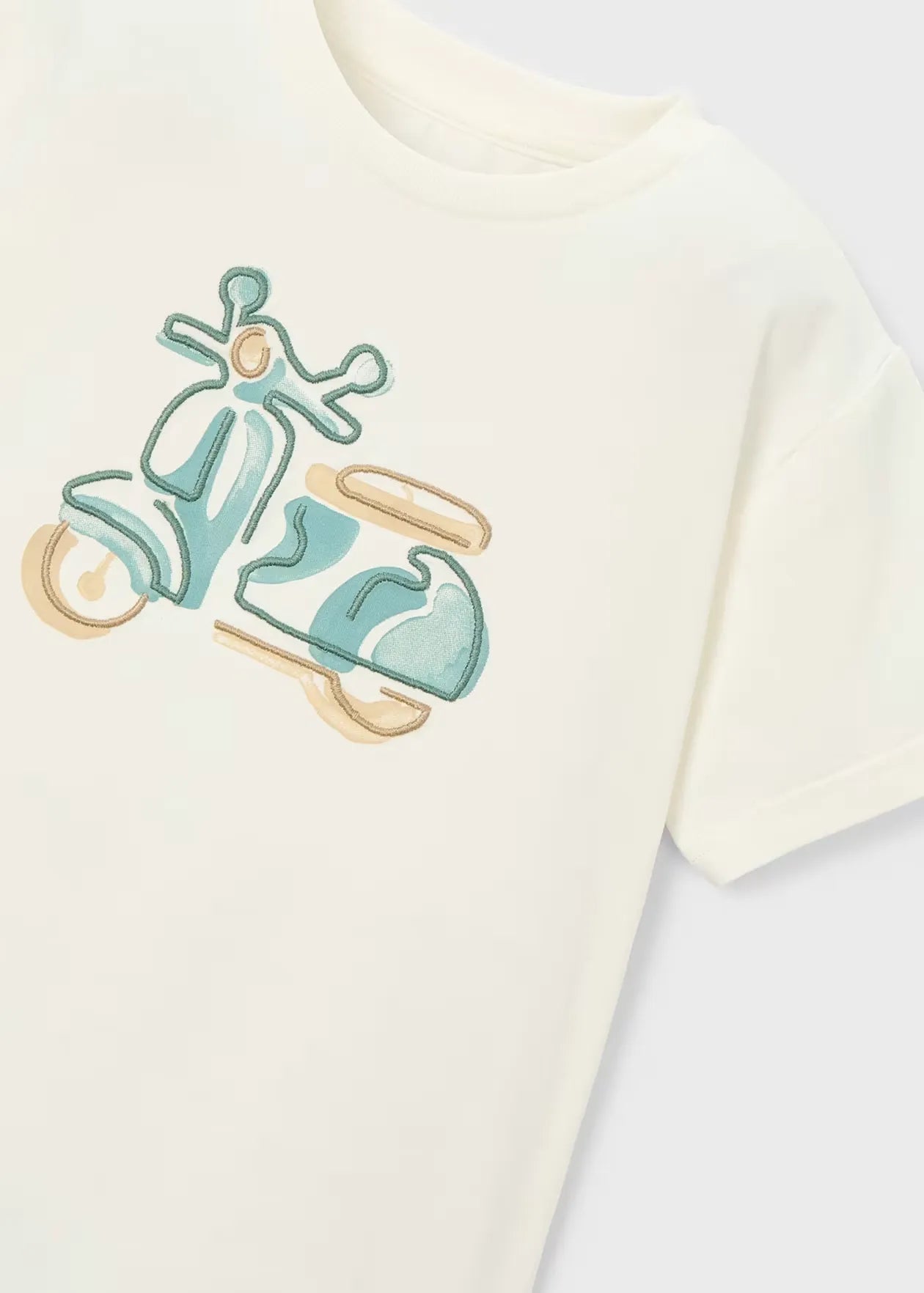 Camiseta Bordado Moto Verde Mayoral detalle
