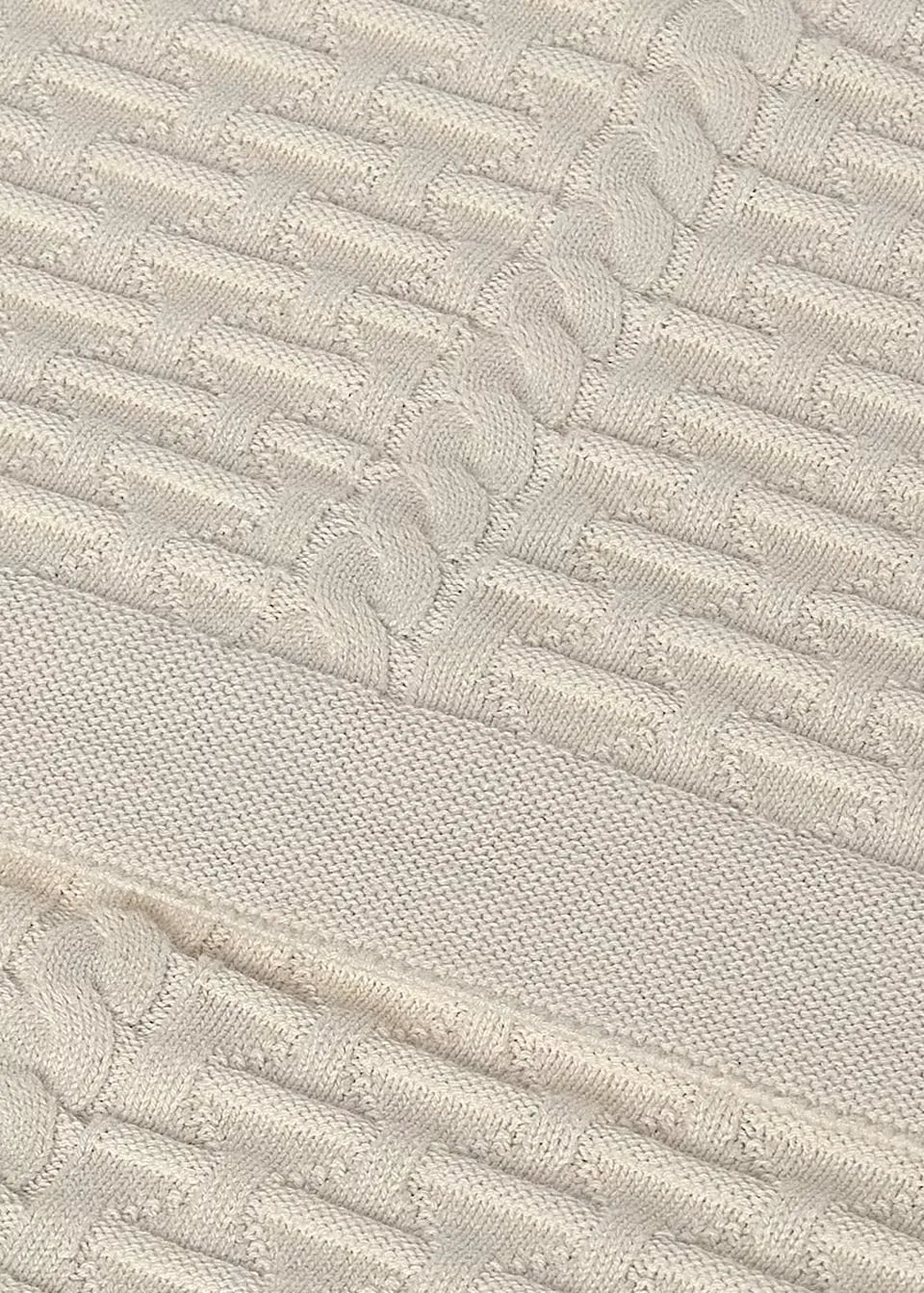 Cobija 100% Algodón Tejido Beige Mayoral detalle