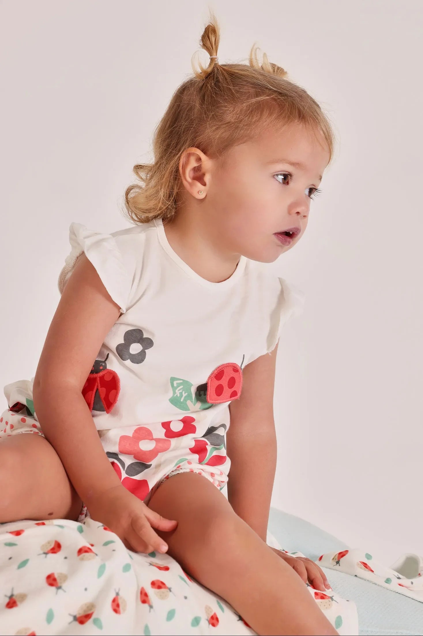 Pelele Estampado Jardin Mariquita Blanco Boboli modelo