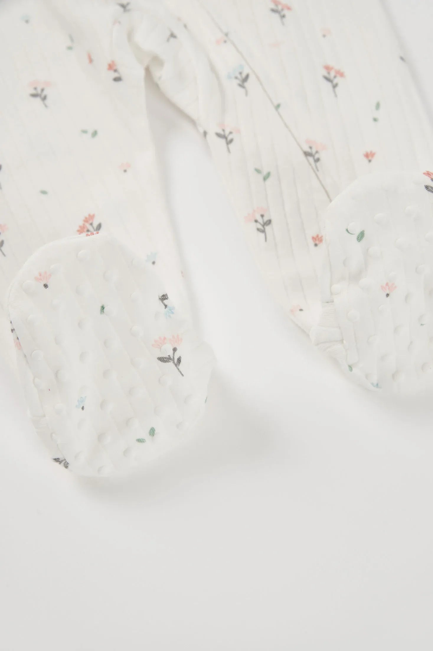 Pijama Enteriza Estampado Flores Boboli detalle