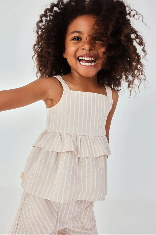 Conjunto Short Rayas Volantes Beige Boboli modelo