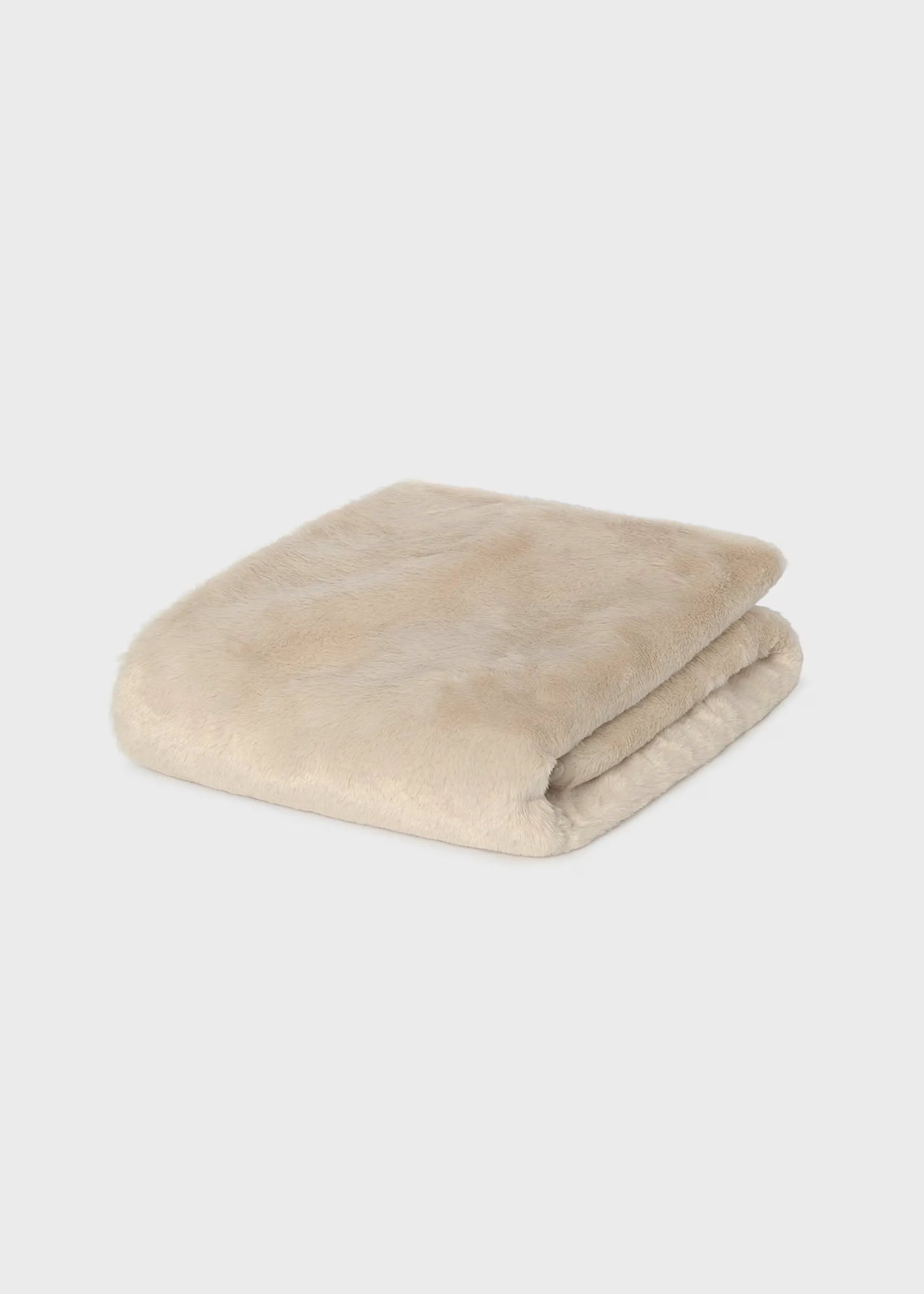 Cobija Pompom Peluche Comino Mayoral ESTILO