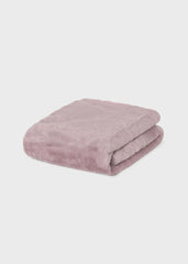 Cobija Pompom Peluche Malva Mayoral DETALLE
