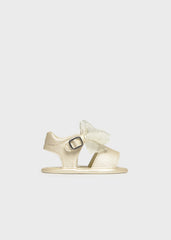 Sandalias sin Suela Moño Champagne Mayoral diseño