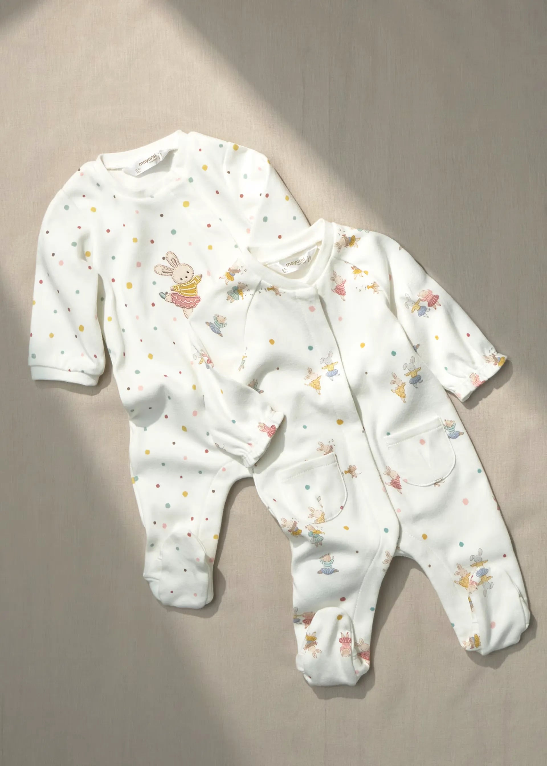 Set 2 Pijamas Conejos Puntos Blanco Detalle