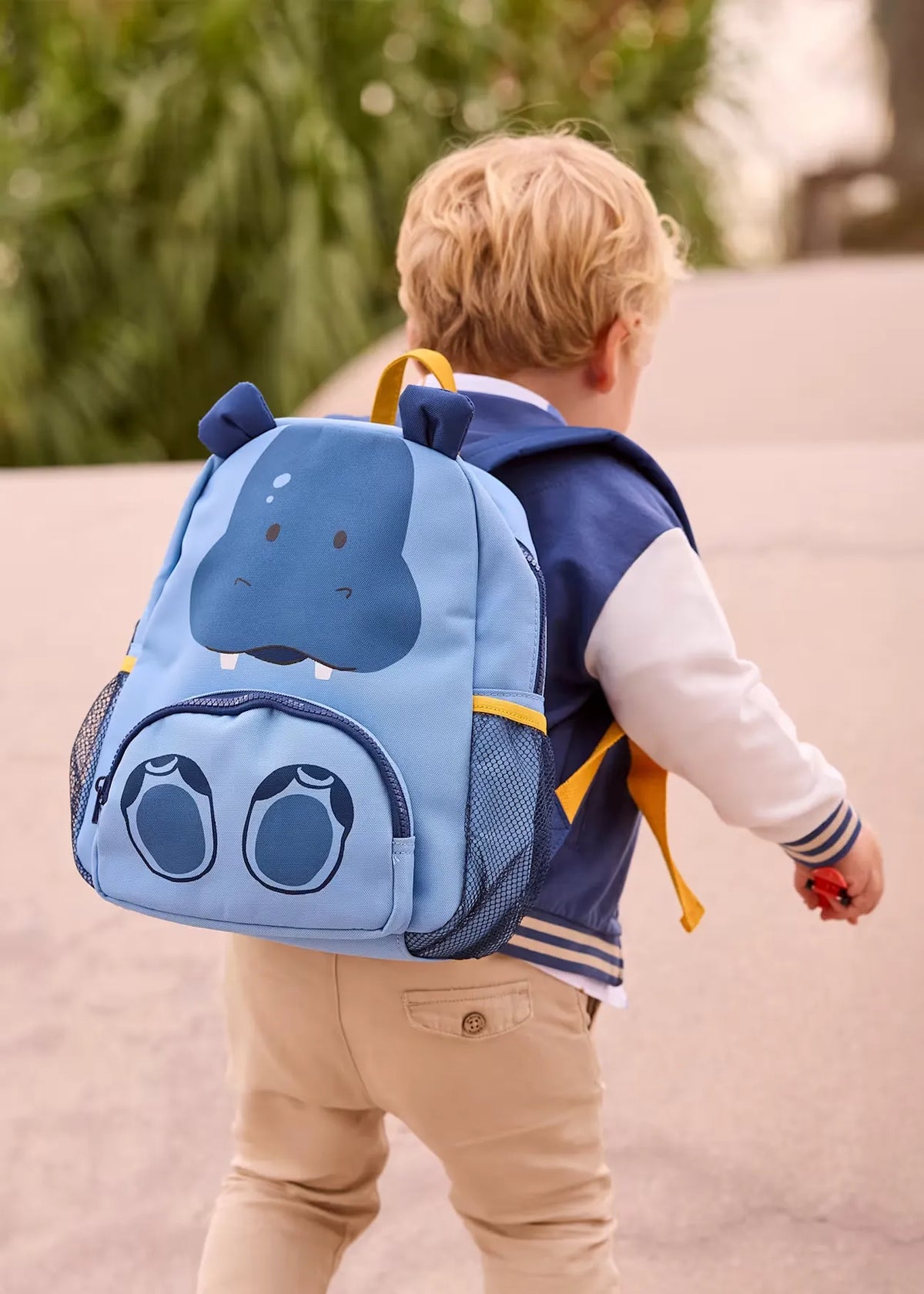 Mochila Guardería Hipopótamo Azul Mayoral Modelo