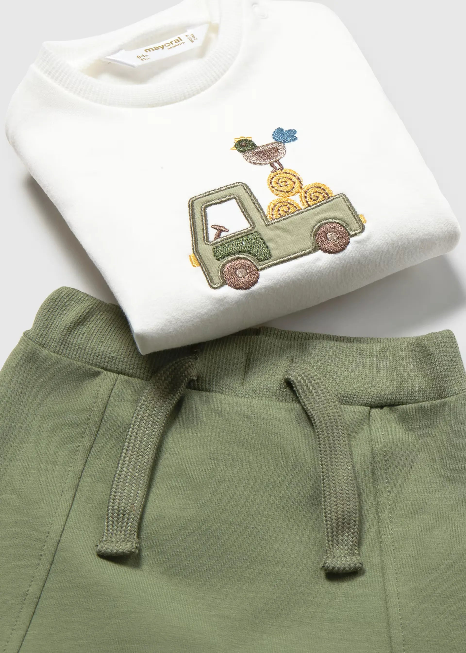 Conjunto 3 Piezas Chaleco Tractores Verde Mayoral Detalle