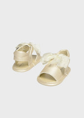 Sandalias sin Suela Moño Champagne Mayoral estilo
