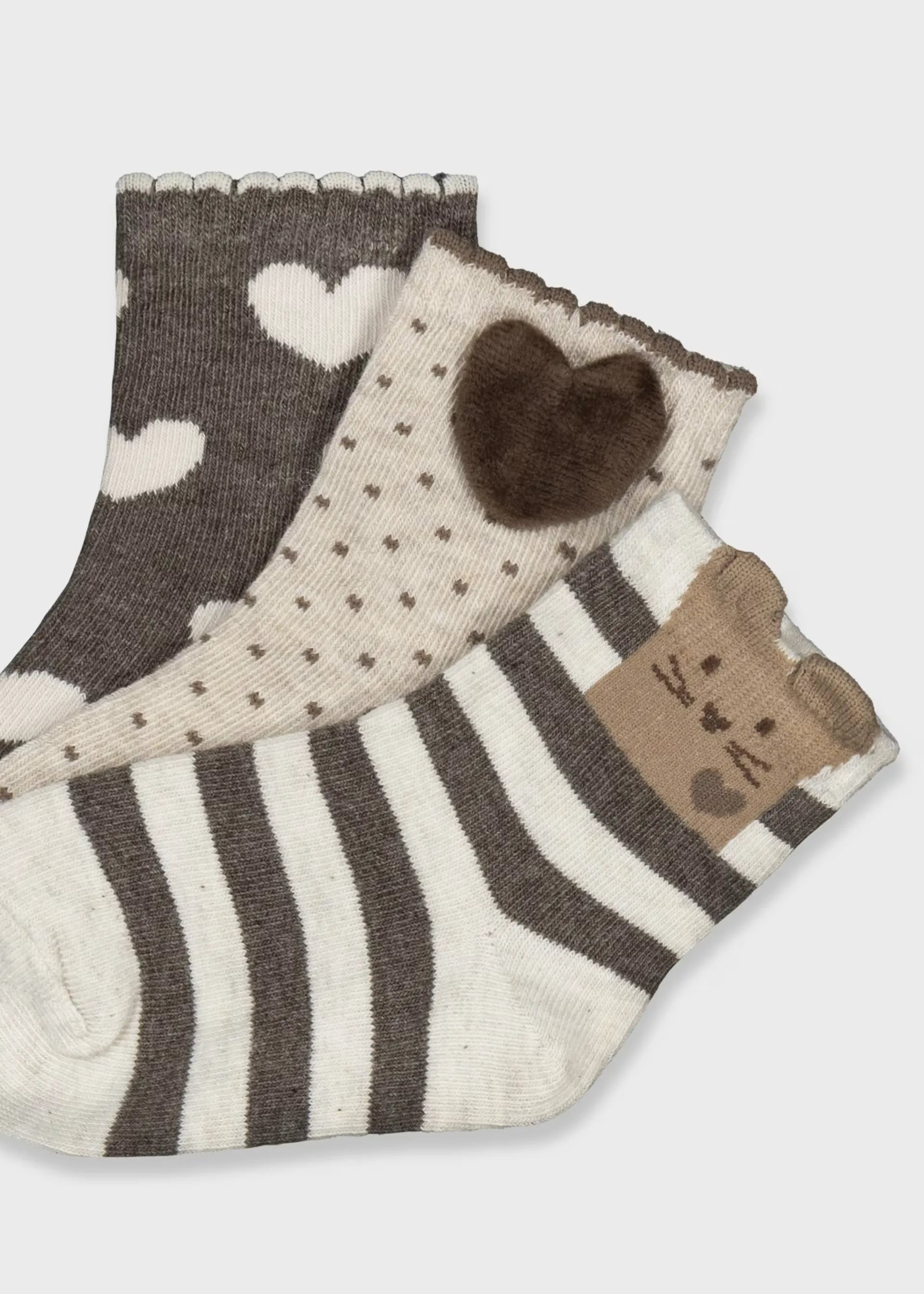 Set 3 Medias Corazones Café Mayoral Detalle