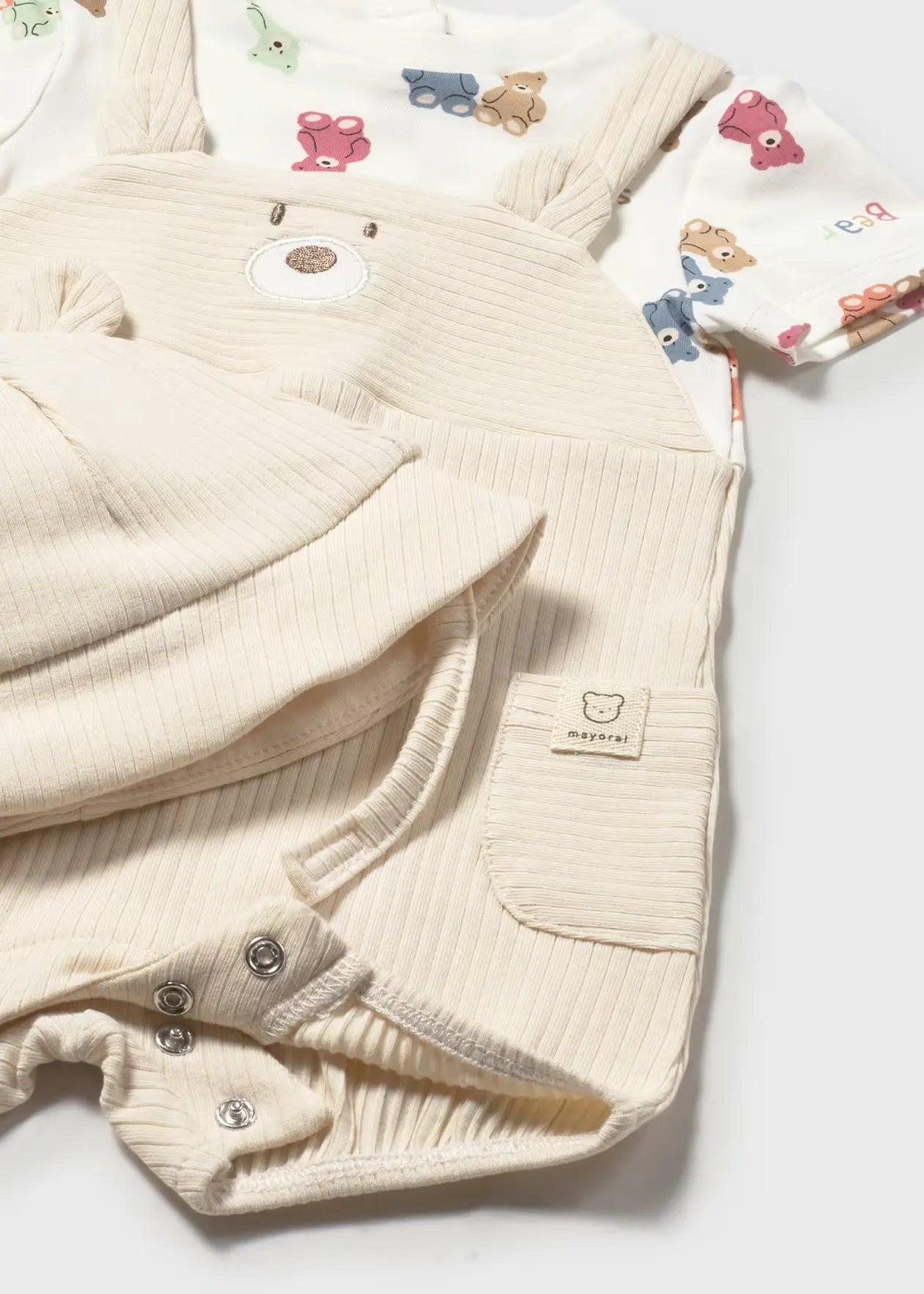 Conjunto Overol Teddy con Pava Beige Mayoral detalle
