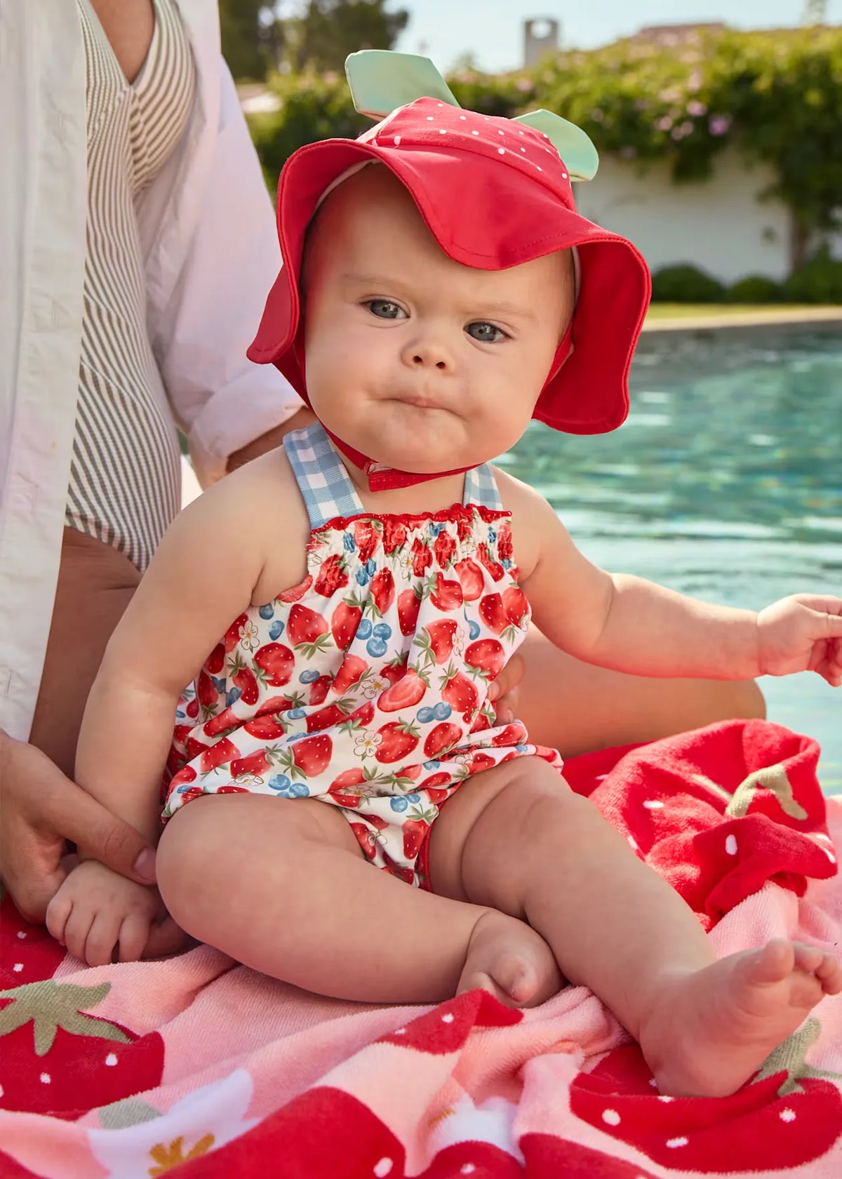 Vestido de Baño Fresas con Pava Mayoral Modelo