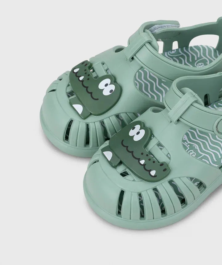 Sandalias Tobby Croco Matcha Verde Igor detalle