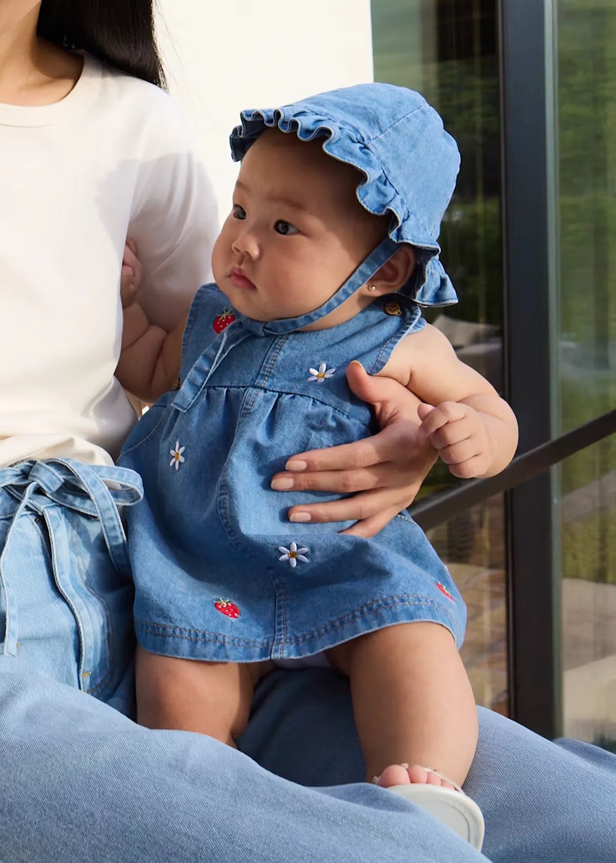 Vestido Denim Bordado Fresas Mayoral modelo